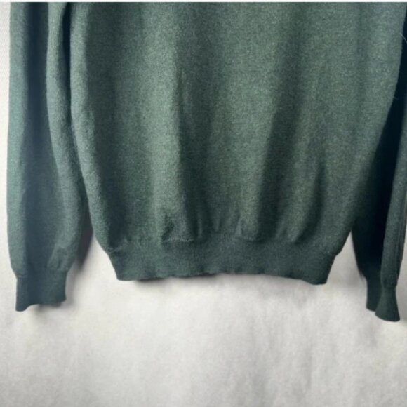 Brooks Brothers 88% Wool Pullover V-Neck Sweater - Large in Deep/Forest Green - Picture 5 of 5